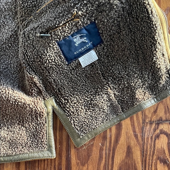 Vintage Men's Tan Burberry Shearling Jacket - Picture 8 of 11